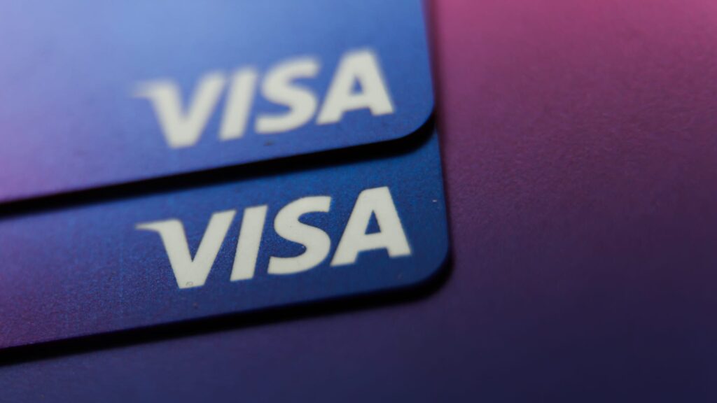 Visa launches payment service through banks as an alternative to credit cards