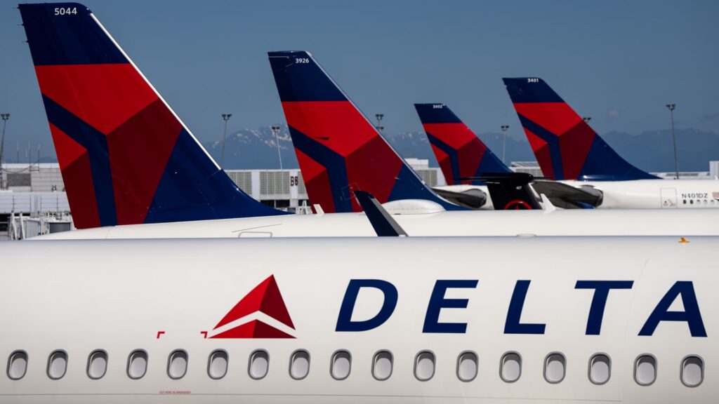 Delta Is Discontinuing Hot Meals On Some Flights Due To