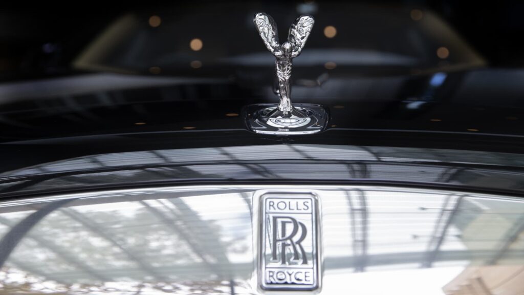 Rolls Royce Nyc's Private Office Showroom Caters To The Needs Of